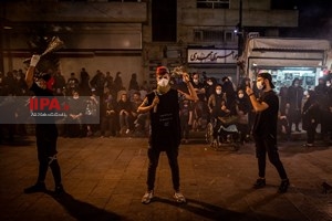 عزاداری شب هشتم محرم در اطراف میدان امام حسین