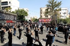   عزاداری ظهر عاشورا در محله نارمک 