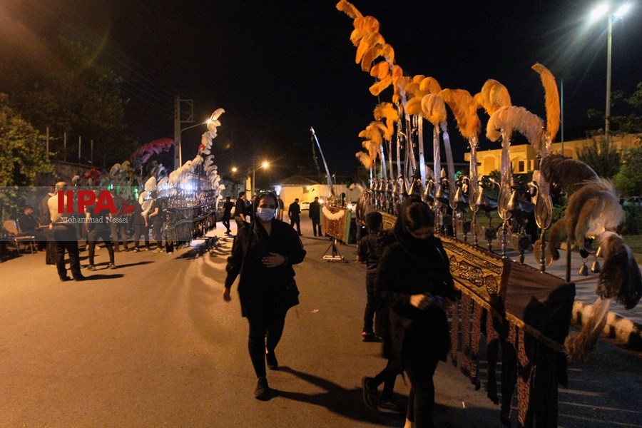   علم گردانی  علمداران حسینی در شب سوم شهادت امام حسین در  در گرگان 