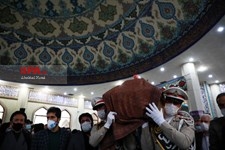   اقامه نماز بر پیکر  محمدرضا شجریان