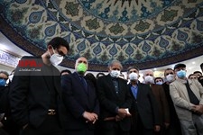   اقامه نماز بر پیکر  محمدرضا شجریان