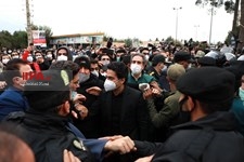   اقامه نماز بر پیکر  محمدرضا شجریان