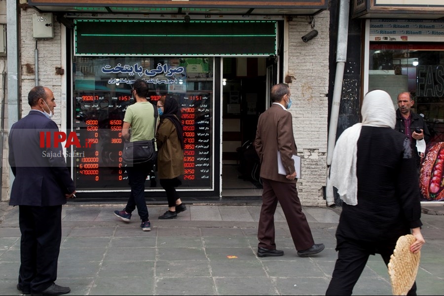   روند نزولی قیمت ارز در صرافی های میدان فردوسی