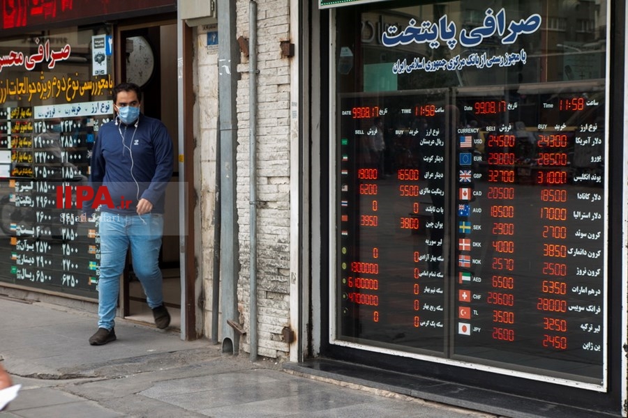   روند نزولی قیمت ارز در صرافی های میدان فردوسی