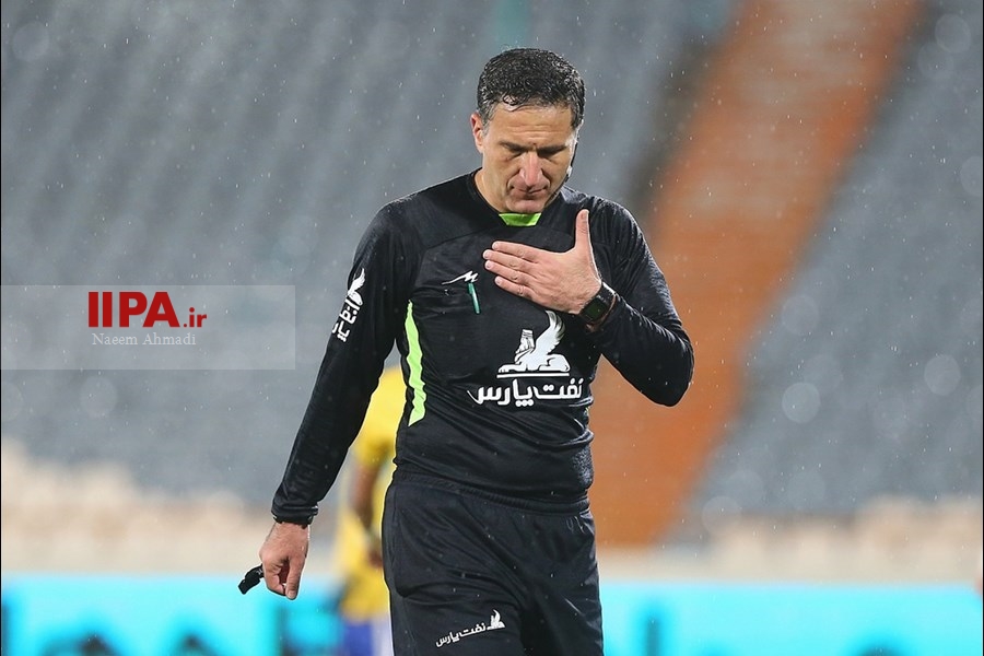   دیدار تیم های فوتبال پرسپولیس و نفت آبادان