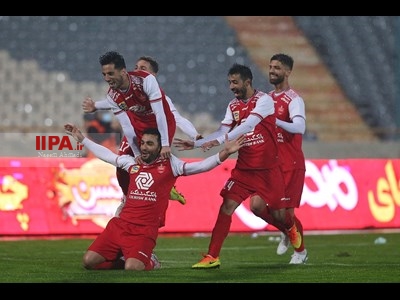 دیدار تیم های فوتبال پرسپولیس و نفت آبادان
