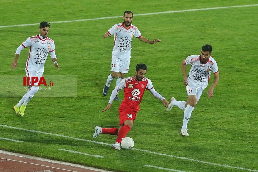   دیدار تیم های فوتبال پرسپولیس و شهر خودرو