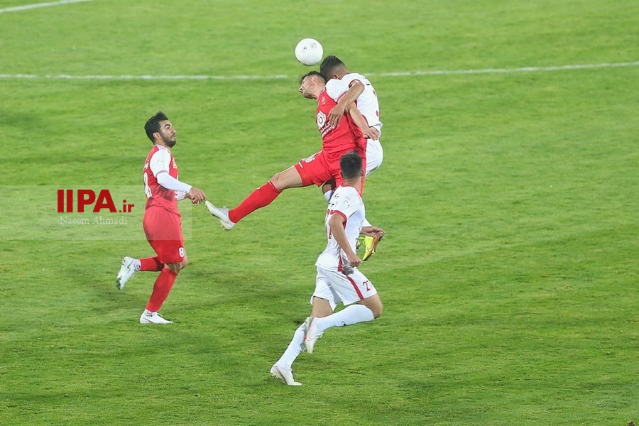   دیدار تیم های فوتبال پرسپولیس و شهر خودرو