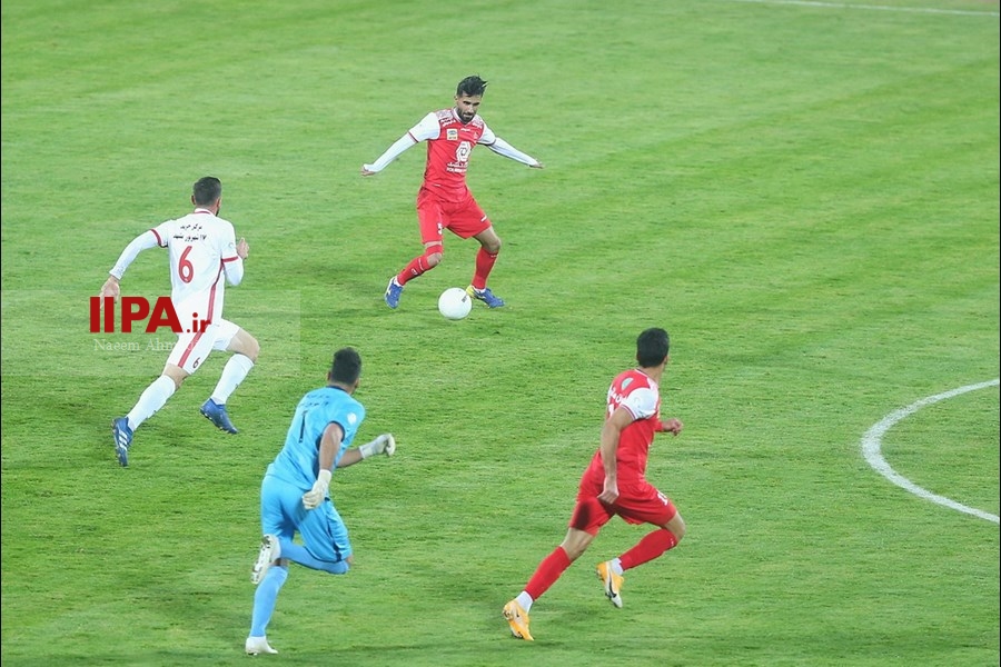   دیدار تیم های فوتبال پرسپولیس و شهر خودرو