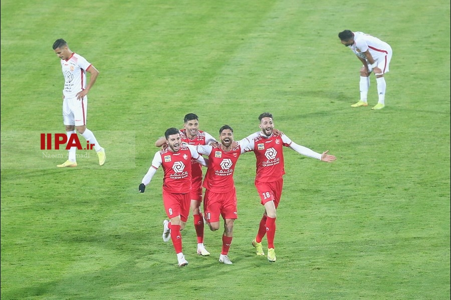   دیدار تیم های فوتبال پرسپولیس و شهر خودرو