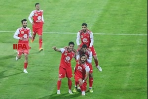 دیدار تیم های فوتبال پرسپولیس و شهر خودرو