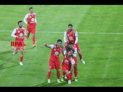 دیدار تیم های فوتبال پرسپولیس و شهر خودرو