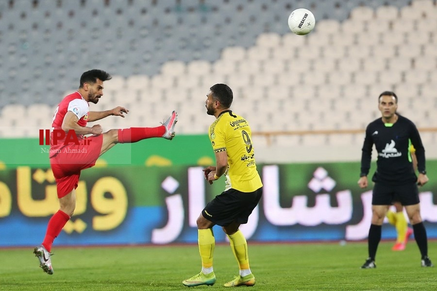   دیدار تیم های فوتبال پرسپولیس و سپاهان