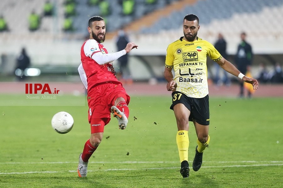   دیدار تیم های فوتبال پرسپولیس و سپاهان