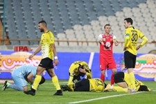   دیدار تیم های فوتبال پرسپولیس و سپاهان
