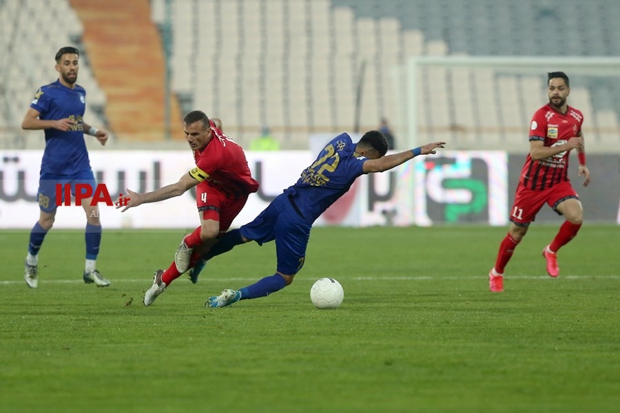   دیدار تیم های فوتبال استقلال و پرسپولیس