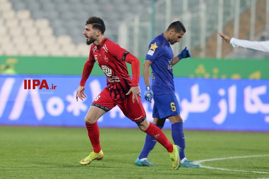   دیدار تیم های فوتبال استقلال و پرسپولیس