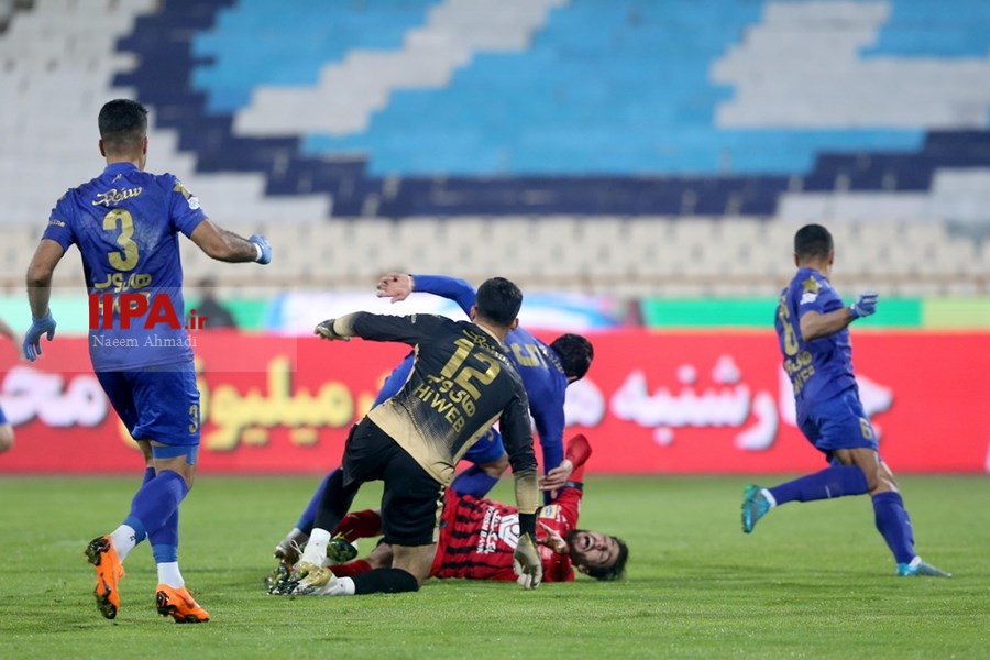   دیدار تیم های فوتبال استقلال و پرسپولیس