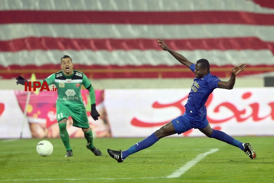   دیدار تیم های فوتبال استقلال و پرسپولیس