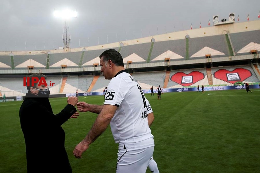  دیدار دوستانه تیم فوتبال ستارگان 98 با منتخب سرخابی ها