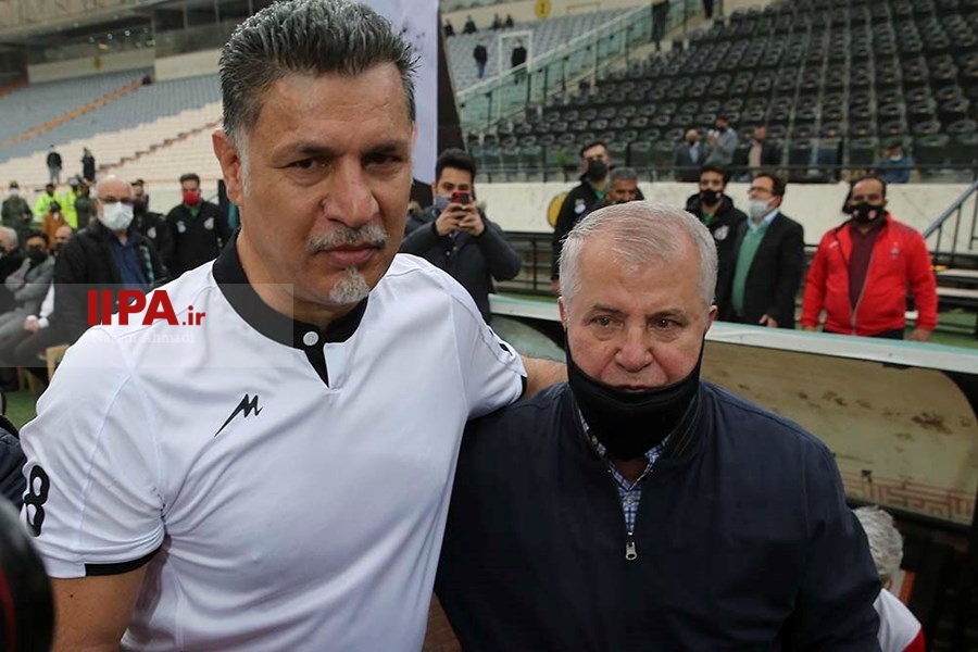  دیدار دوستانه تیم فوتبال ستارگان 98 با منتخب سرخابی ها