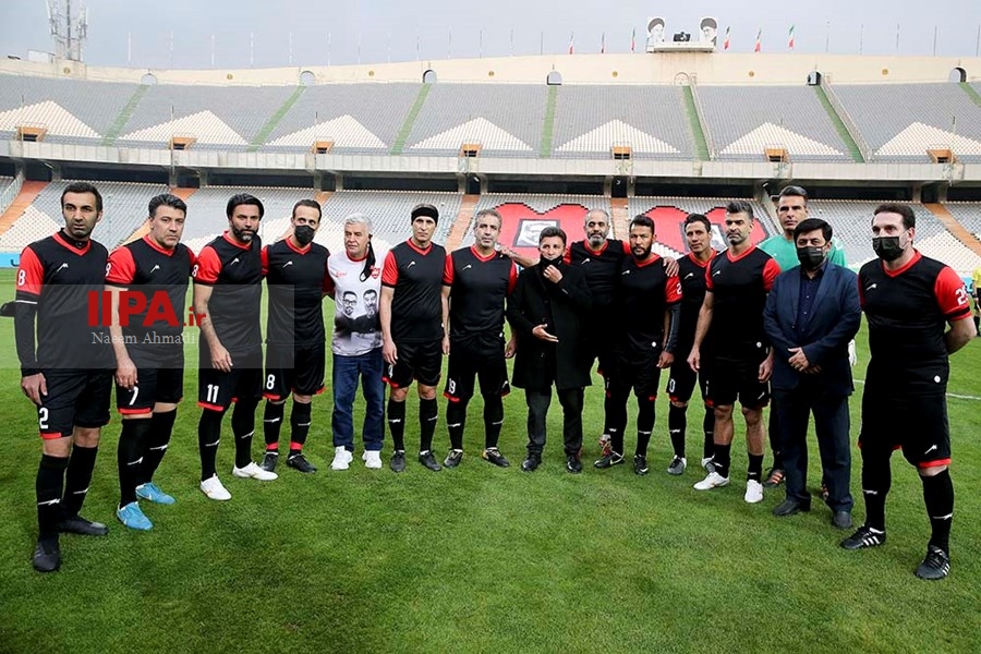   دیدار دوستانه تیم فوتبال ستارگان 98 با منتخب سرخابی ها