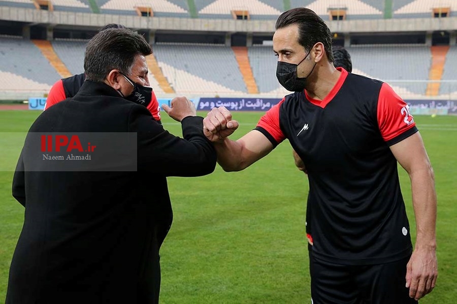   دیدار دوستانه تیم فوتبال ستارگان 98 با منتخب سرخابی ها