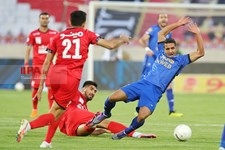   دیدار تیم های فوتبال پرسپولیس و استقلال تهران