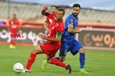   دیدار تیم های فوتبال پرسپولیس و استقلال تهران