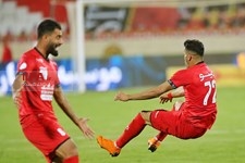   دیدار تیم های فوتبال پرسپولیس و استقلال تهران