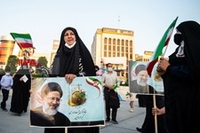   اجتماع حامیان رئیسی در میدان هفت تیر تهران