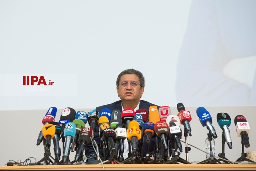   نشست خبری عبدالناصر همتی