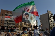   اجتماع حامیان رئیسی در میدان هفت تیر تهران