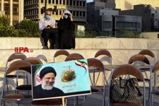   اجتماع حامیان رئیسی در میدان هفت تیر تهران