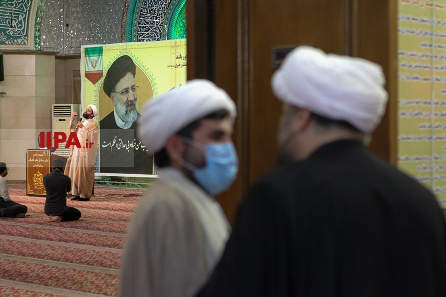   اجتماع حامیان رئیسی در میدان هفت تیر تهران