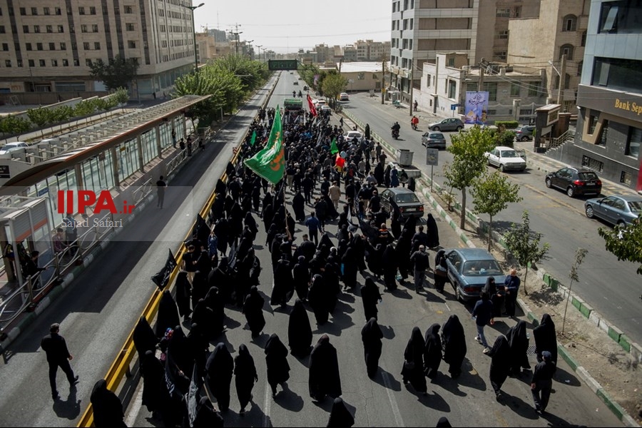   راهپیمایی جا ماندگان اربعین در غرب تهران