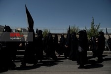   راهپیمایی جا ماندگان اربعین در غرب تهران