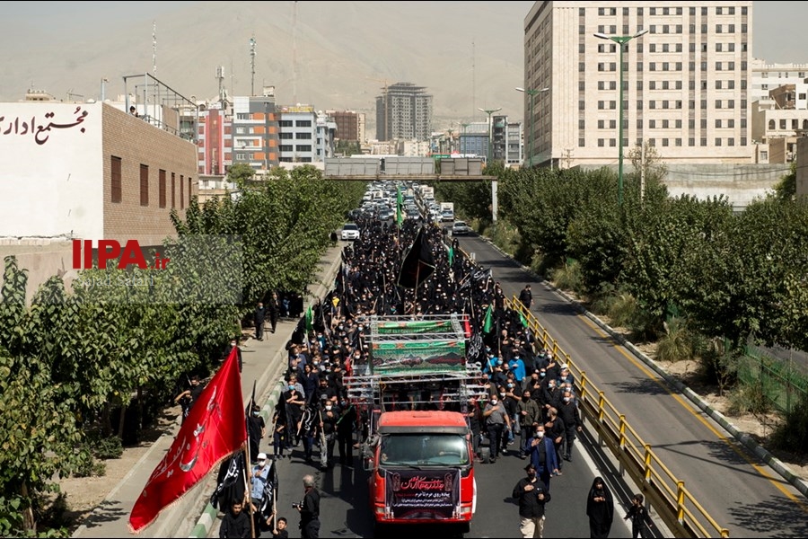   راهپیمایی جا ماندگان اربعین در غرب تهران