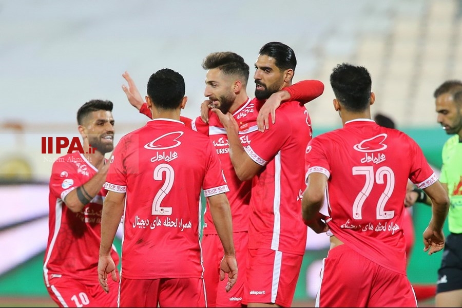   دیدار تیم های فوتبال پرسپولیس و نساجی مازندران