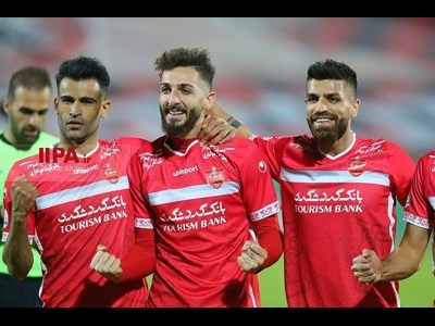 دیدار تیم های فوتبال پرسپولیس و نساجی مازندران
