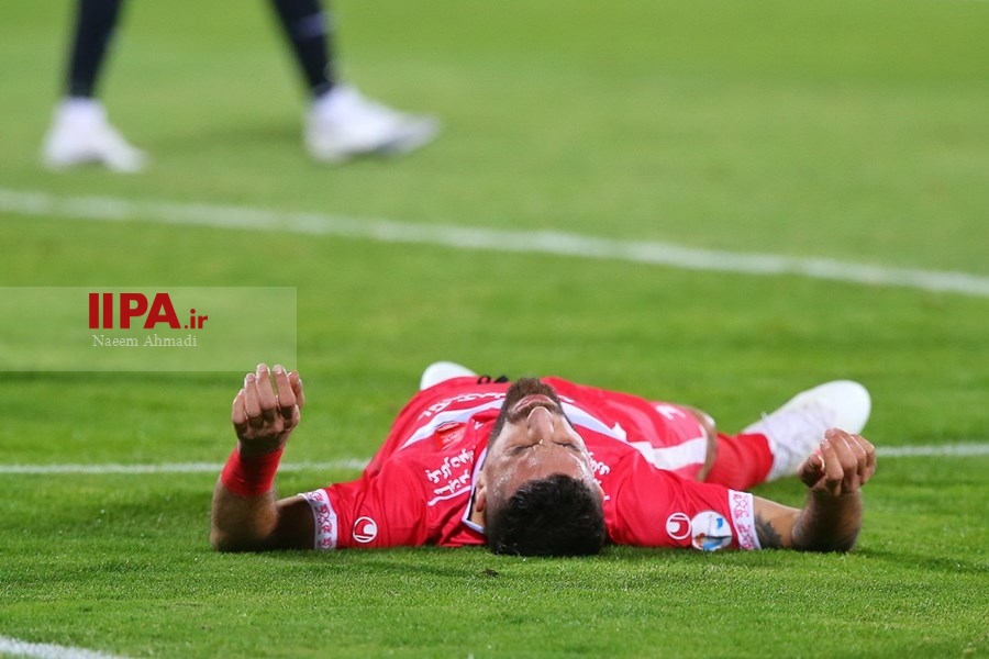   دیدار تیم های فوتبال پرسپولیس و نساجی مازندران