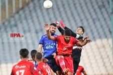   دیدار تیم‌های استقلال تهران و تراکتور
