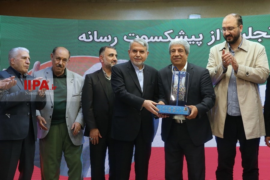  مراسم تجلیل از هادی عامل