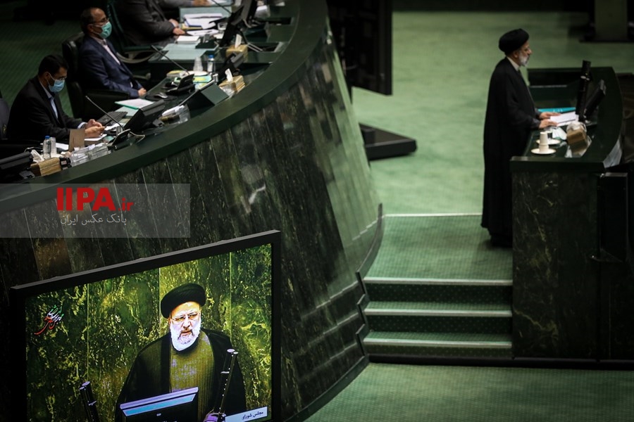   تقدیم بودجه ۱۴۰۱ به مجلس شورای اسلامی