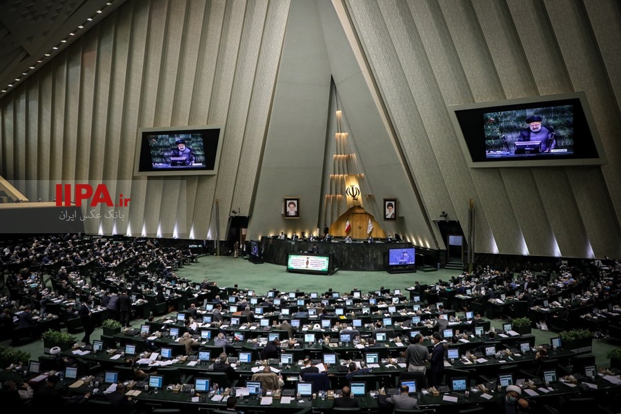   تقدیم بودجه ۱۴۰۱ به مجلس شورای اسلامی