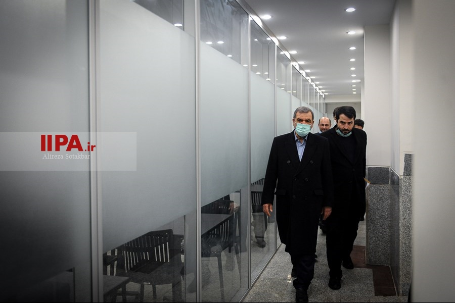   بازدید معاون اقتصادی رییس جمهور از شرکت های دانش بنیان 