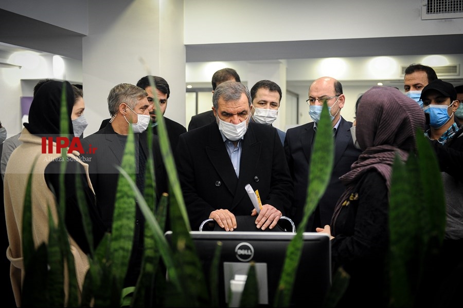  بازدید معاون اقتصادی رییس جمهور از شرکت های دانش بنیان 