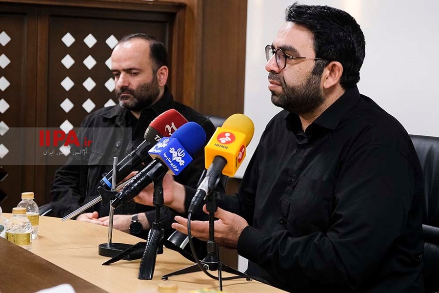   نشست خبری فیلم مستند پرواز یک و بیست دقیقه