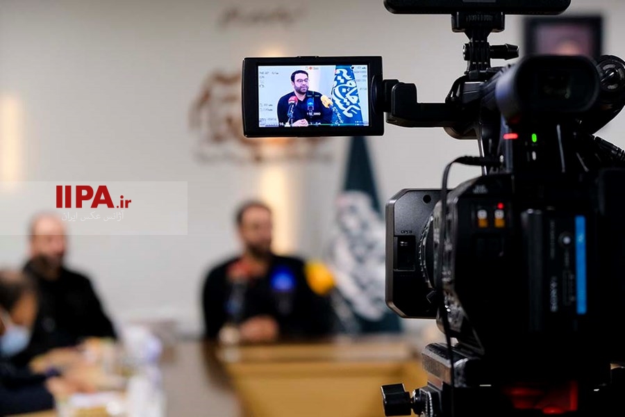   نشست خبری فیلم مستند پرواز یک و بیست دقیقه