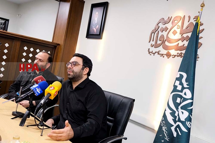   نشست خبری فیلم مستند پرواز یک و بیست دقیقه